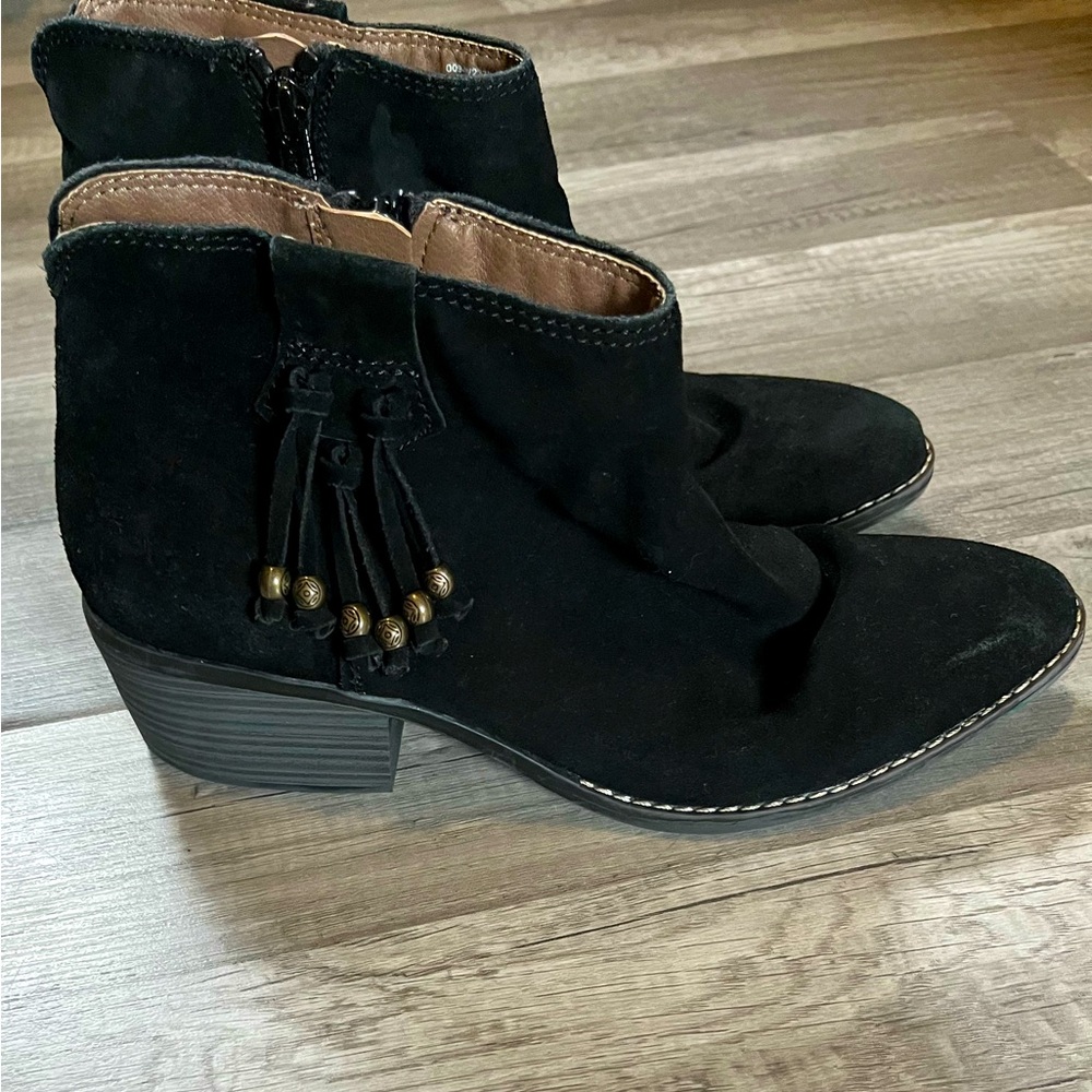 White Mountain Black Ankle Booties with Studded Tassels Size 8 Women’s